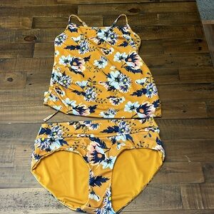 Senita athletics Maternity Tankini (L top, XL bottom)